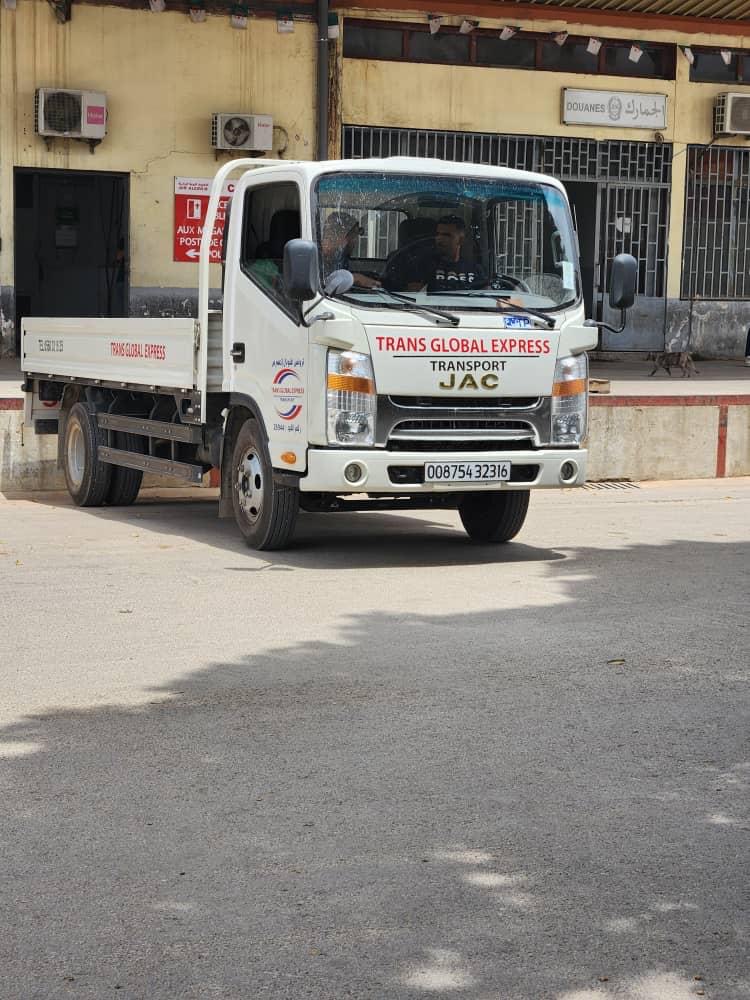 Camion de livraison urbaine